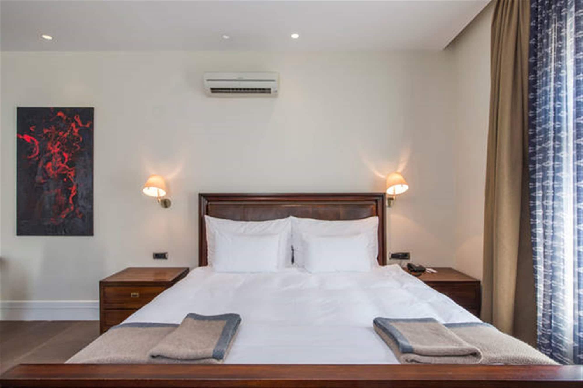 Misafir Suites 8 Istanbul Bagian luar foto