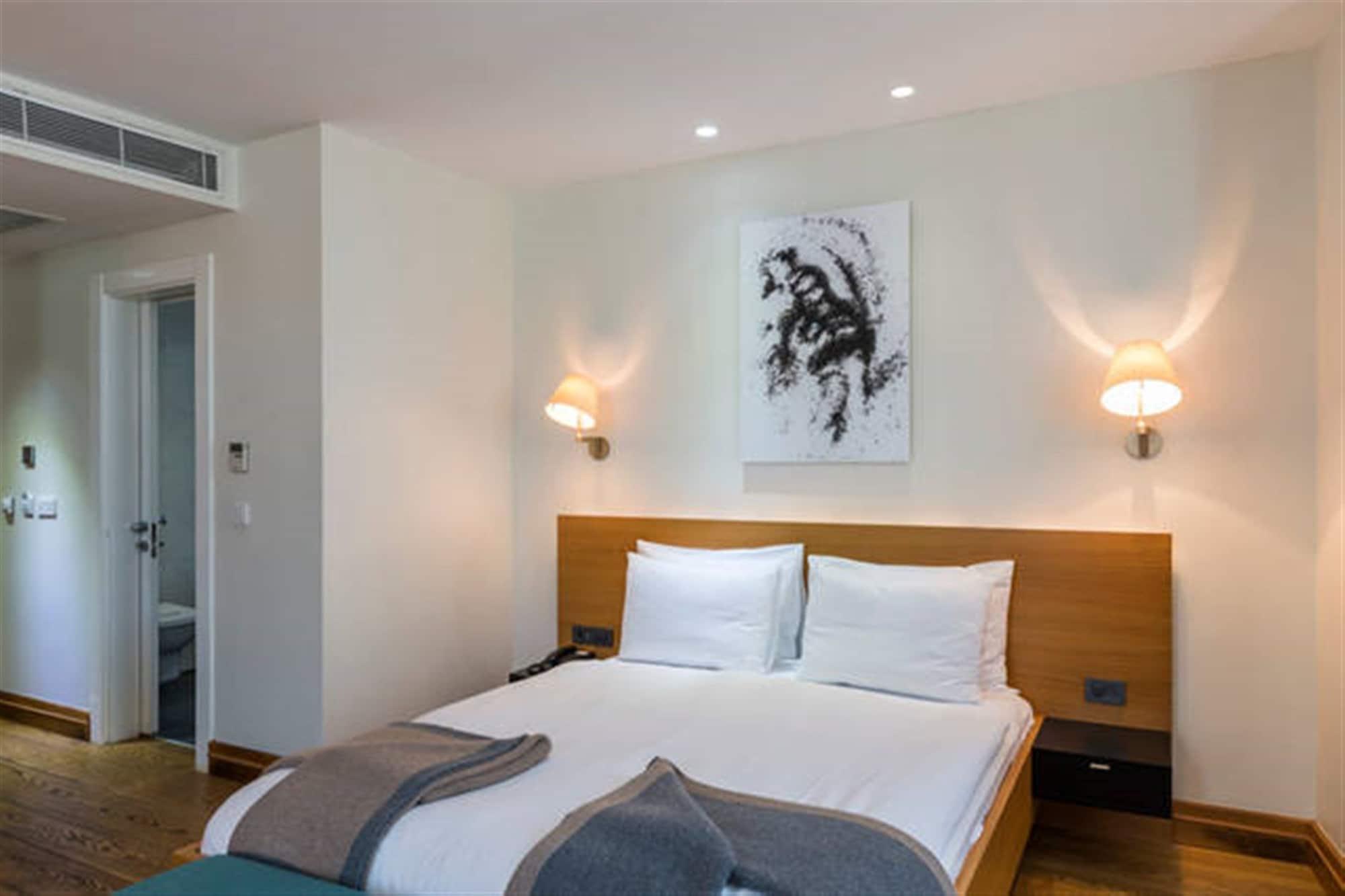 Misafir Suites 8 Istanbul Bagian luar foto