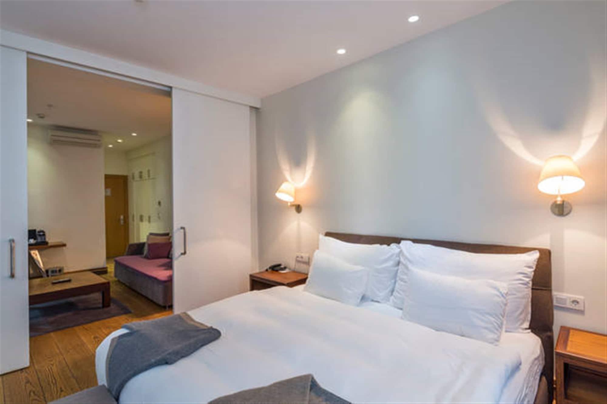 Misafir Suites 8 Istanbul Bagian luar foto