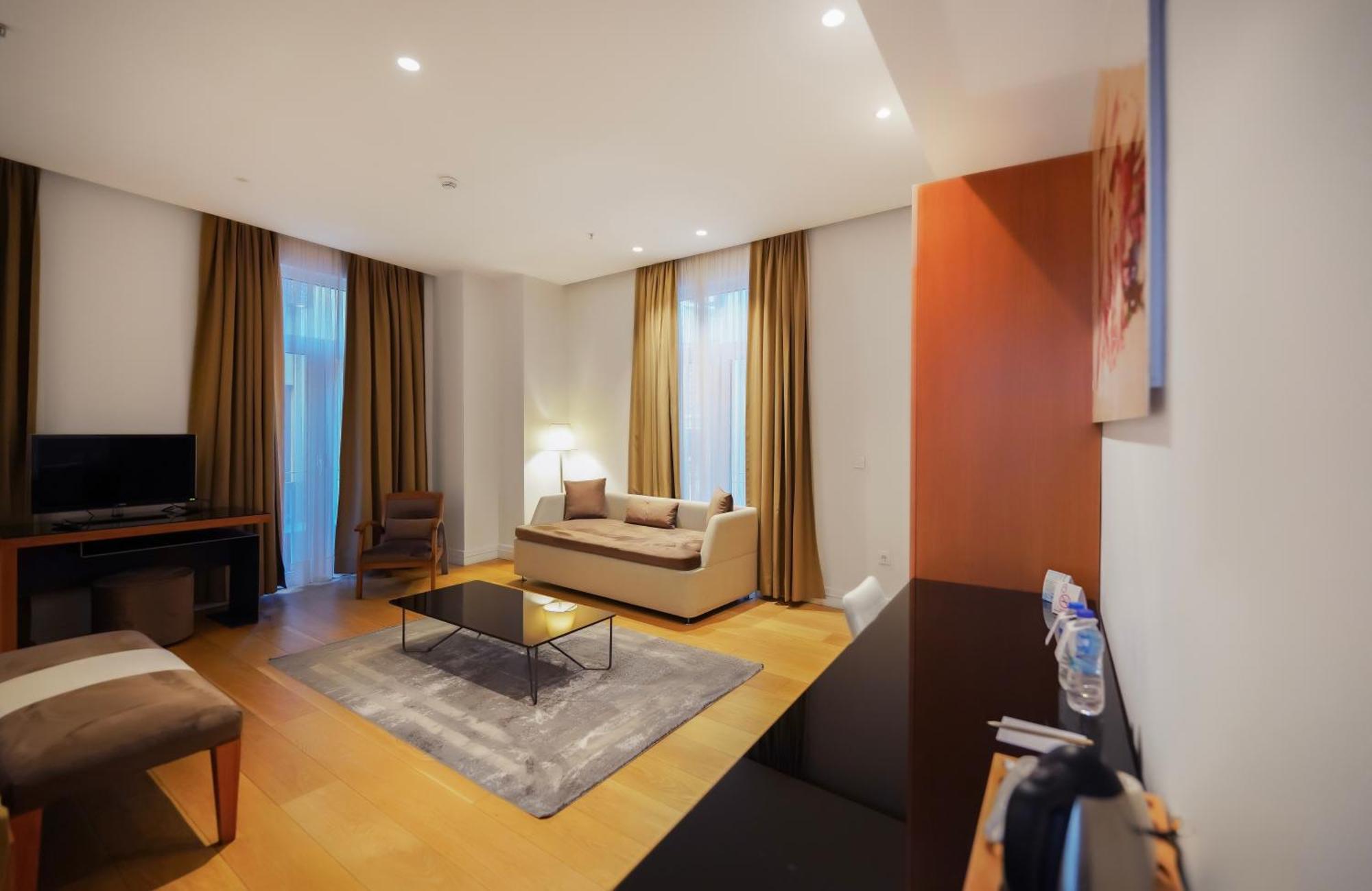 Misafir Suites 8 Istanbul Bagian luar foto