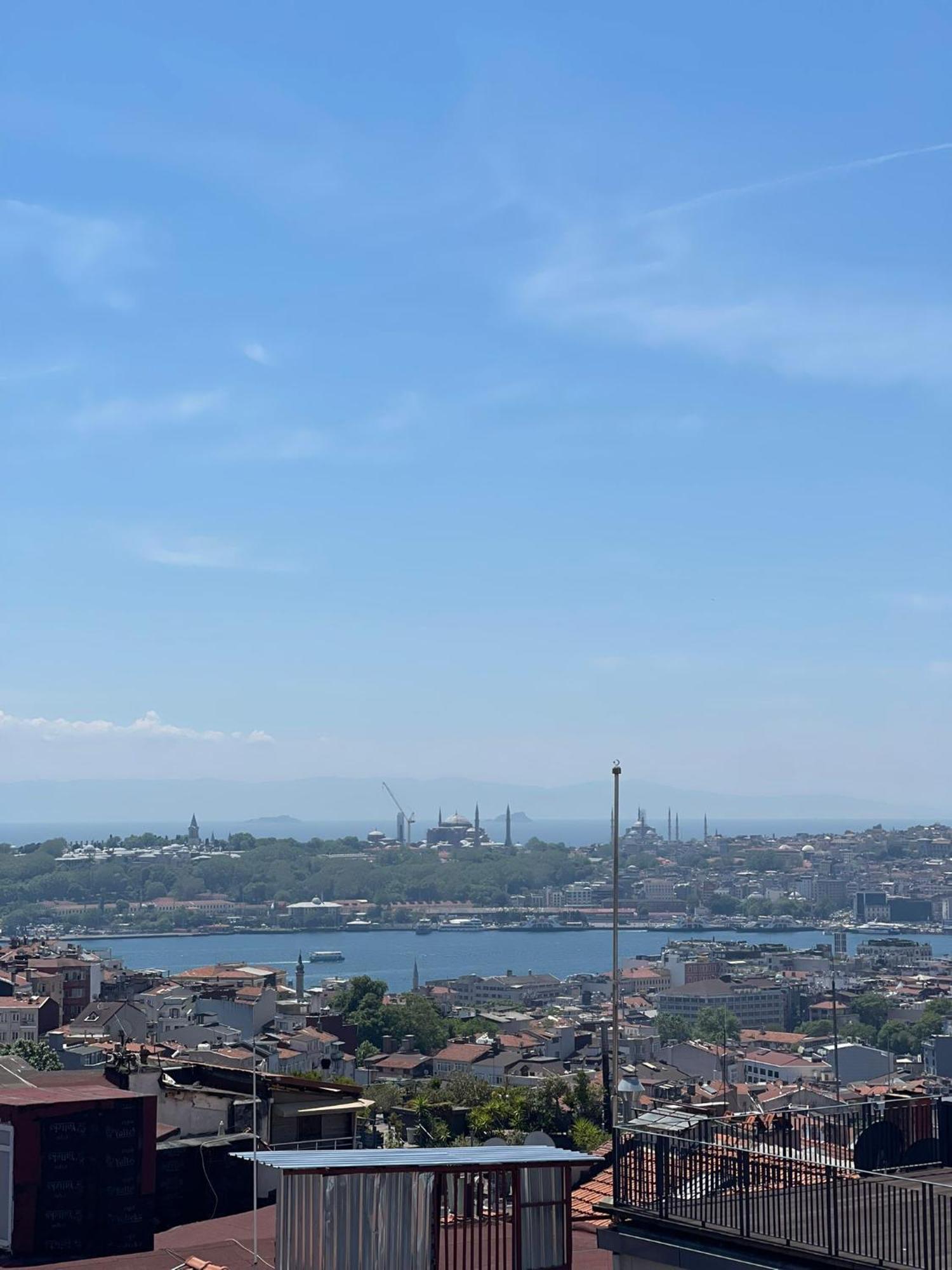 Misafir Suites 8 Istanbul Bagian luar foto